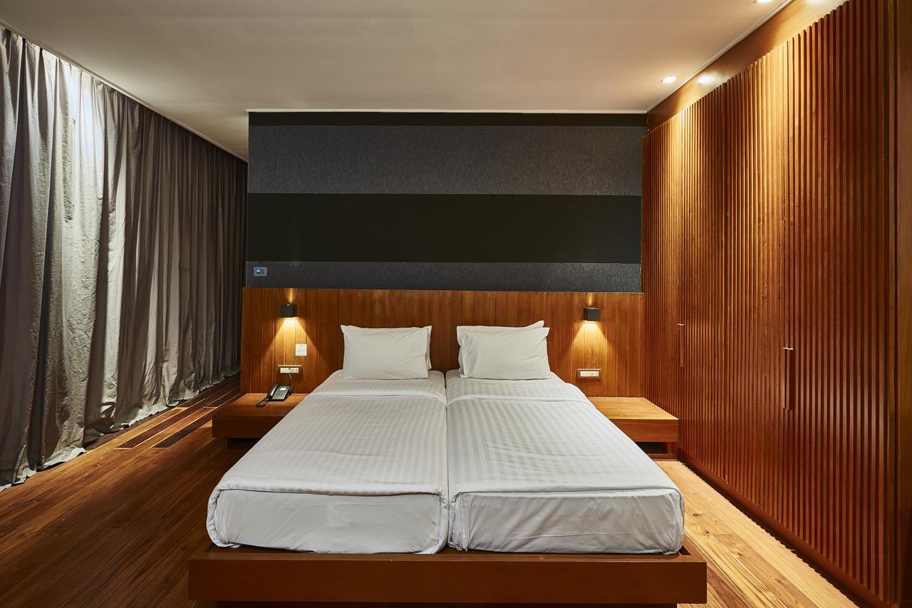 Luxx Langsuan Hotel - Sha Plus Banguecoque Exterior foto