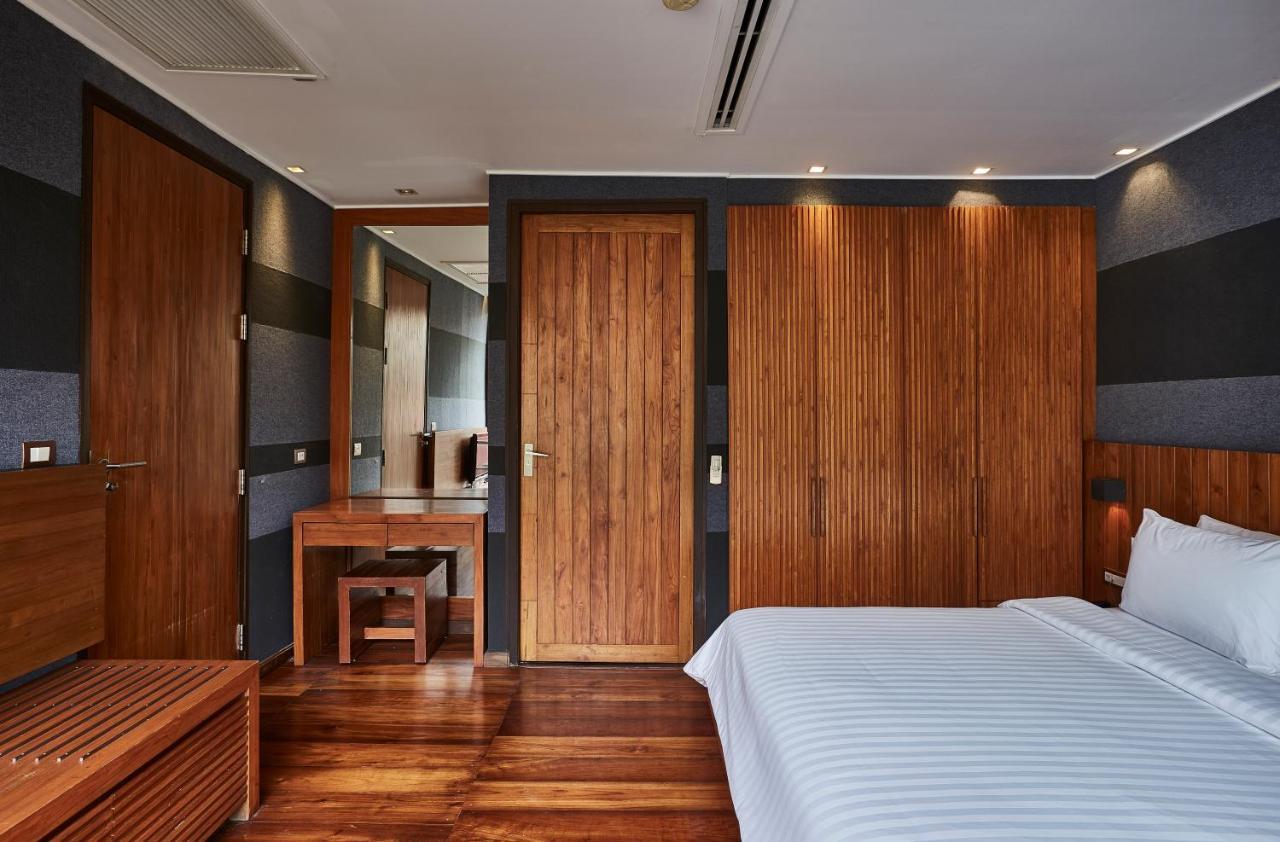 Luxx Langsuan Hotel - Sha Plus Banguecoque Exterior foto