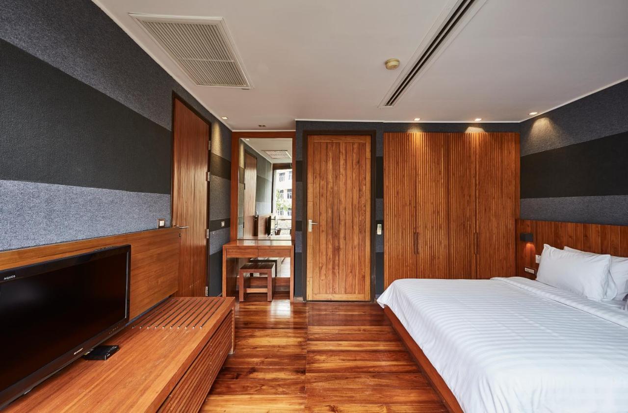 Luxx Langsuan Hotel - Sha Plus Banguecoque Exterior foto